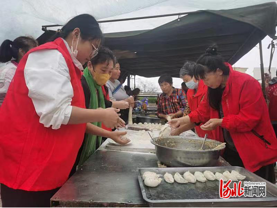 221010卢龙县开展“百人饺子宴”重阳节集体庆生活动410.png