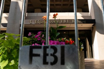 “监控帝国”又添“新锤”！美国FBI被曝滥用私人通信数据